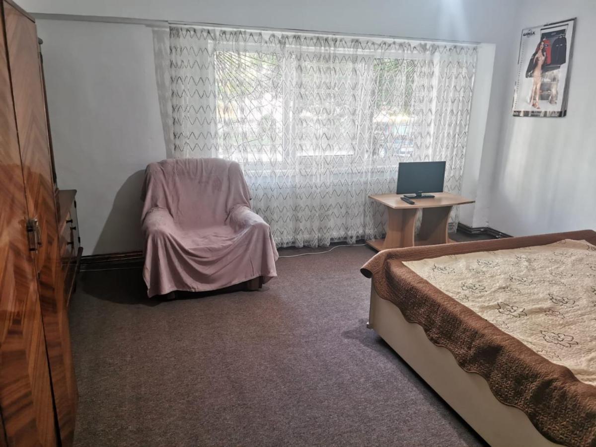 Garsoniera Apartment Craiova Exterior photo